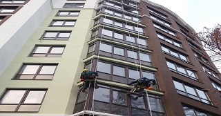 Установка крыши на балкон Канск цена от 1029 руб. м/2.